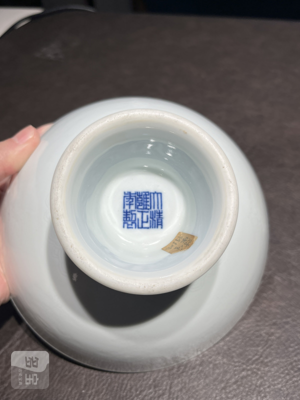 清雍正 白釉暗刻八宝纹高足碗一对 - 图13